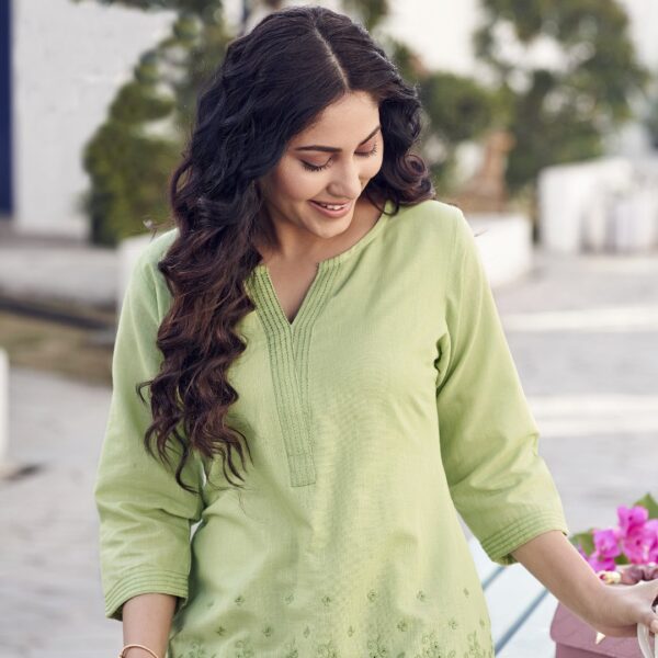 V-Neck Light Green