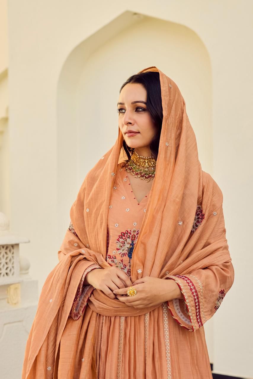 Rust royale embroidered suit set - Image 6